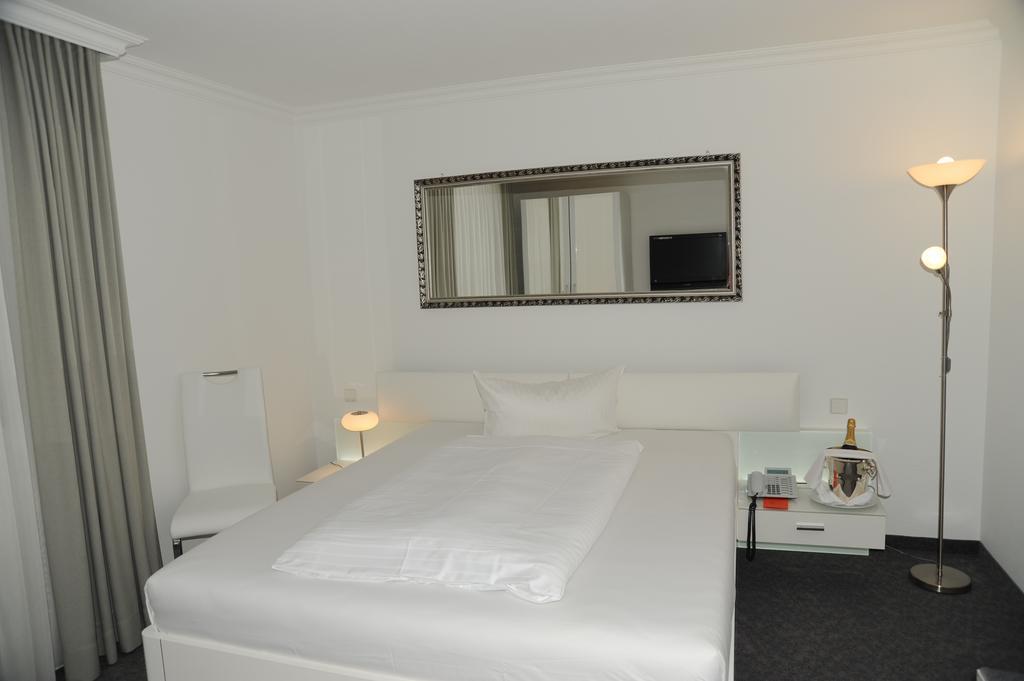 Hotel Adler - Weil Am Rhein Luaran gambar