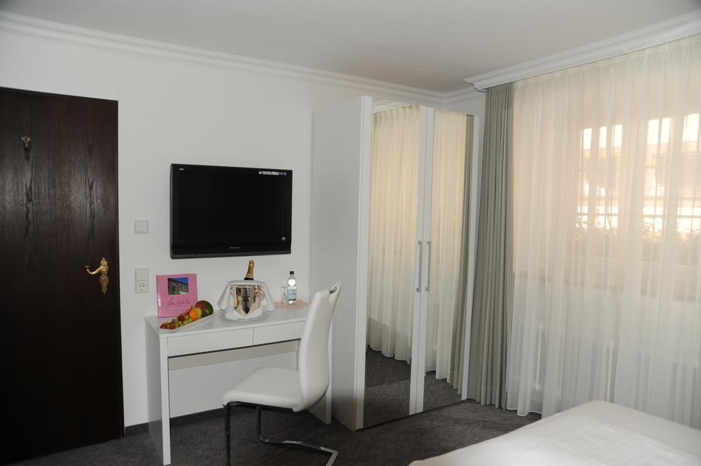 Hotel Adler - Weil Am Rhein Luaran gambar